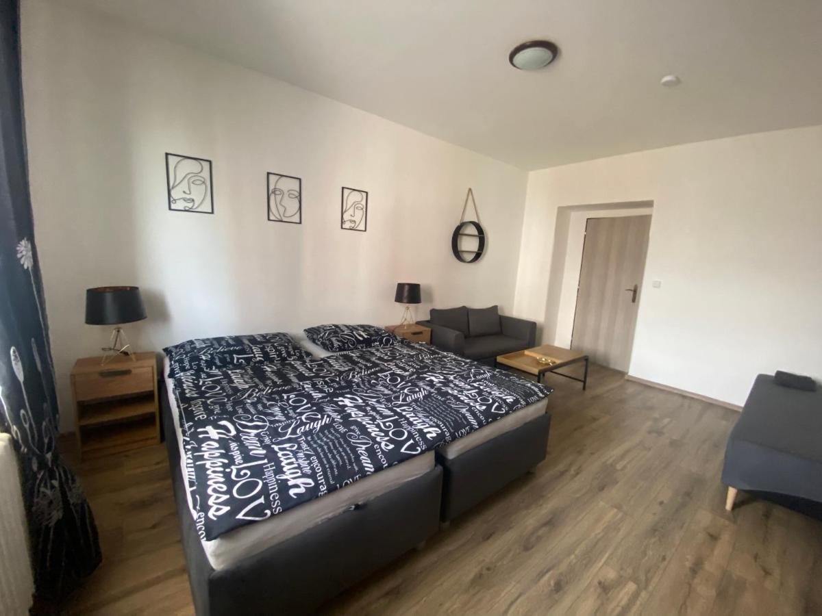 Cerna Ruze - Apartman 4 Pilzno Zewnętrze zdjęcie
